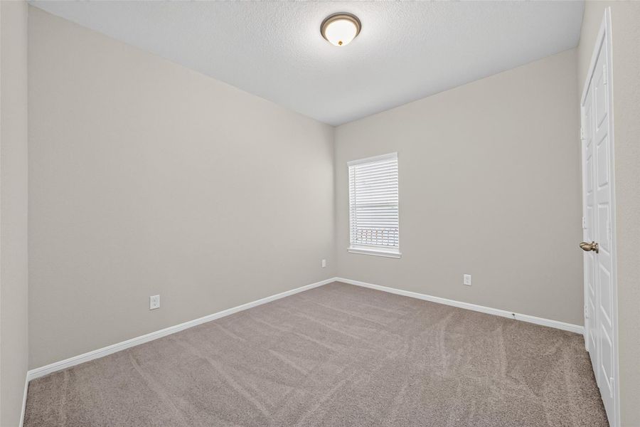 Spacious, unfurnished interior of a new home in Woodland Lakes, Huffman (Image 12).