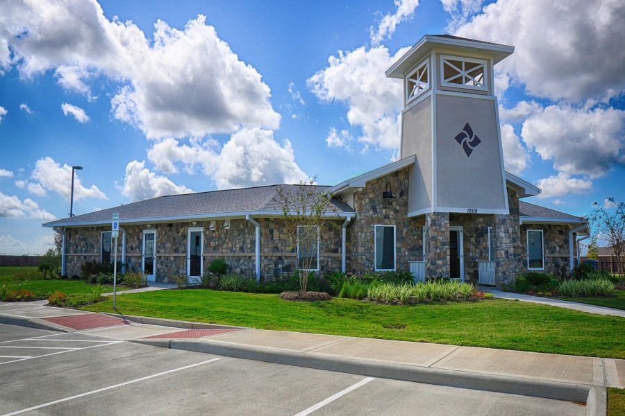 Community amenities in Lago Mar, Texas City (Image 17).
