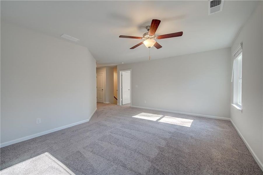 Spacious, unfurnished interior of a new home in Burchwood, Stockbridge (Image 25).