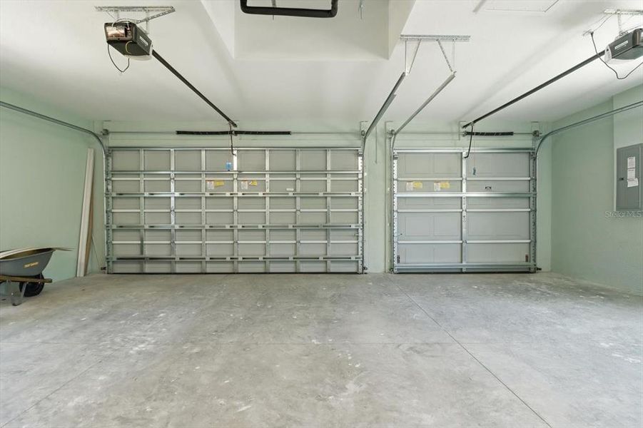 Spacious, unfurnished interior of a new home in , Beverly Hills (Image 41).