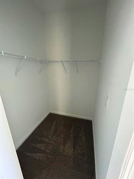 Spacious, unfurnished interior of a new home in , Davenport (Image 9).