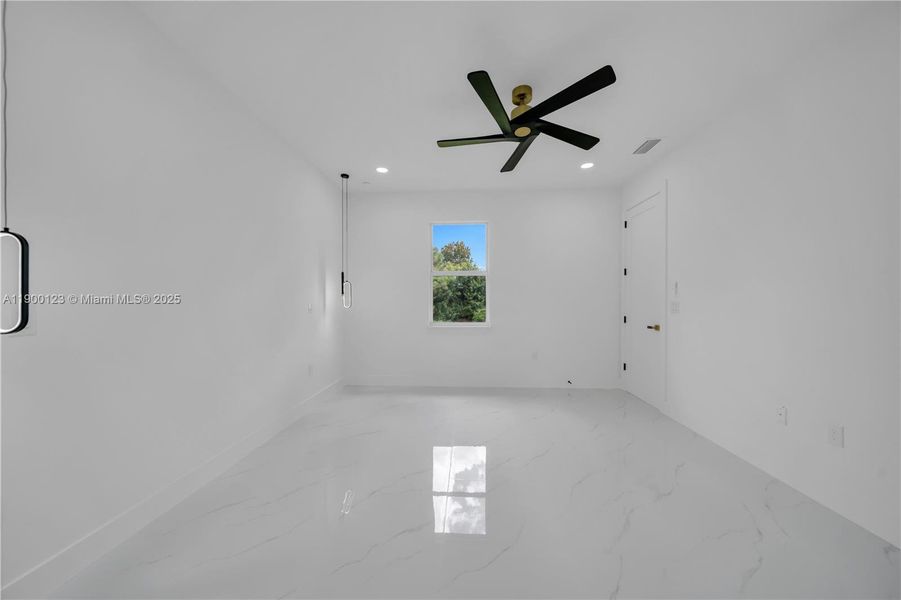 Spacious, unfurnished interior of a new home in , Lehigh Acres (Image 26).