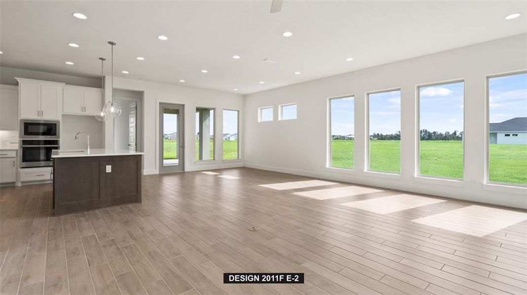 Spacious, unfurnished interior of a new home in Mandarin Grove, Palmetto (Image 7).