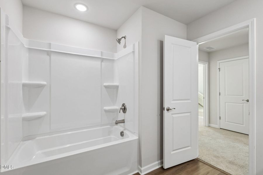 30-web-or-mls-Raleigh-River Glen-202 Thi