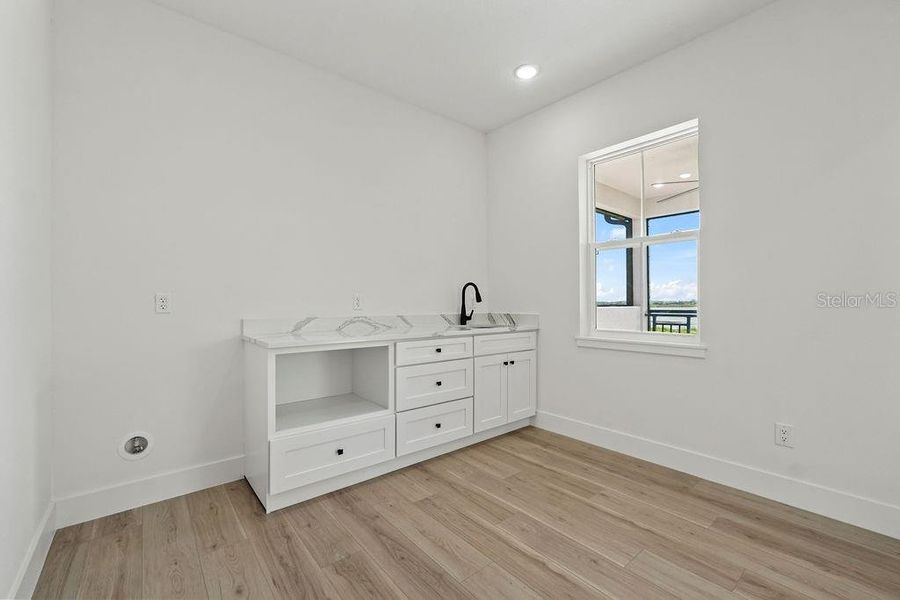 Furnished interior view inside a new home in , Lake Alfred (Image 12).