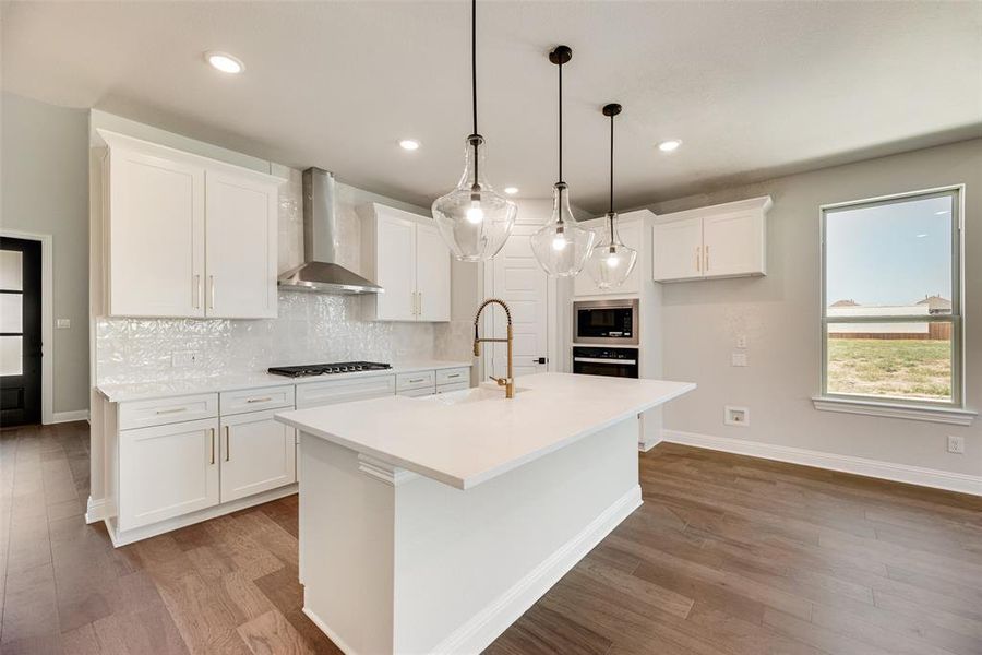 Furnished interior view inside a new home in Villages of Creekwood, Frisco (Image 5). Furnished interior view inside a new home in Villages of Creekwood, Frisco (Image 5).