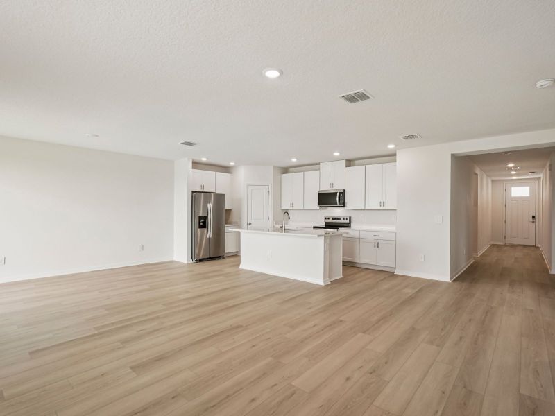 Spacious, unfurnished interior of a new home in Magnolia Bay - Classic Series, Nokomis (Image 6).