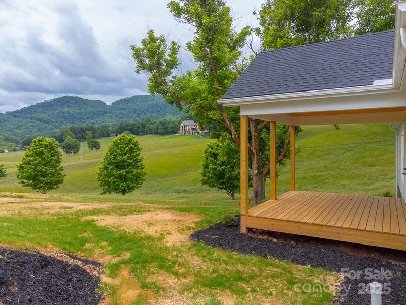 Exterior details and patio area of a home in , Clyde (Image 22).