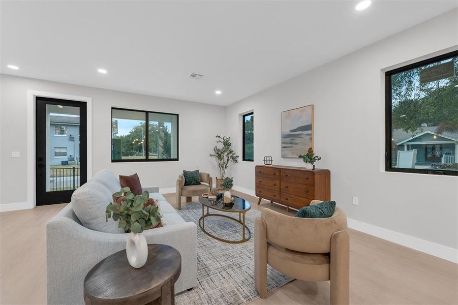 Furnished interior view inside a new home in , Orlando (Image 9).