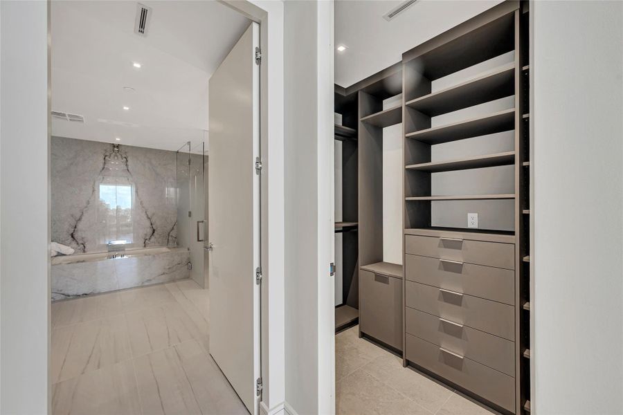 Furnished interior view inside a new home in , Fort Lauderdale (Image 53).