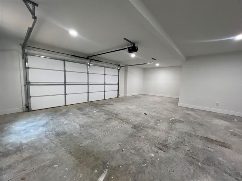 Spacious, unfurnished interior of a new home in , Calhoun (Image 26).