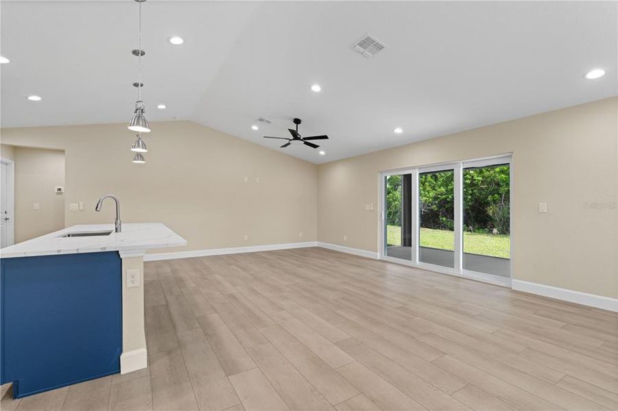 Spacious, unfurnished interior of a new home in , Englewood (Image 20).