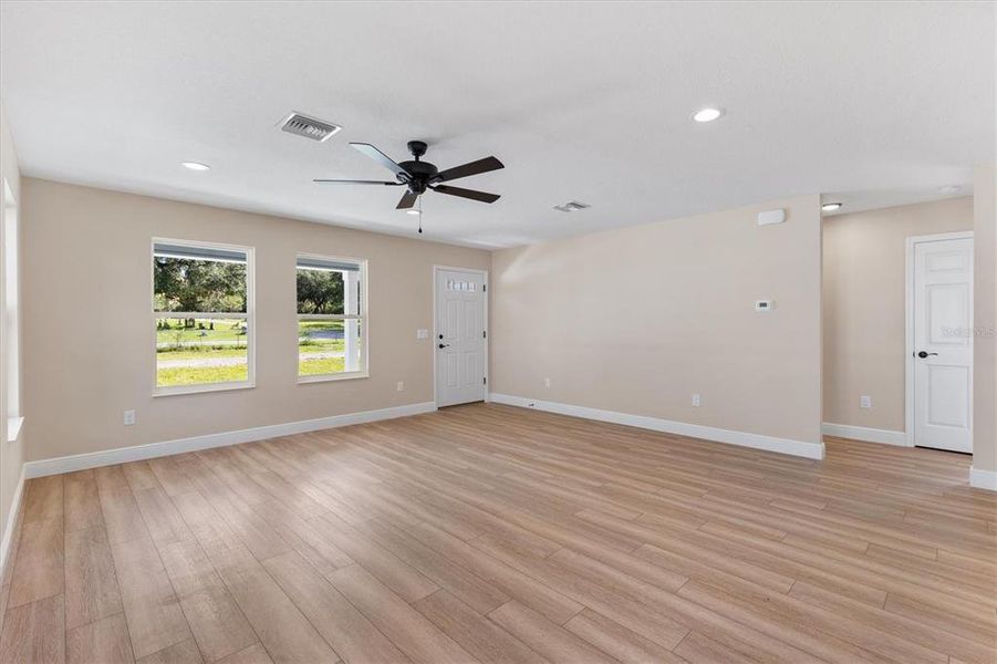 Spacious, unfurnished interior of a new home in , Bushnell (Image 15).