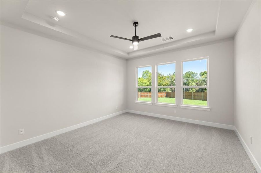 Spacious, unfurnished interior of a new home in The Highlands, Rockwall (Image 17).