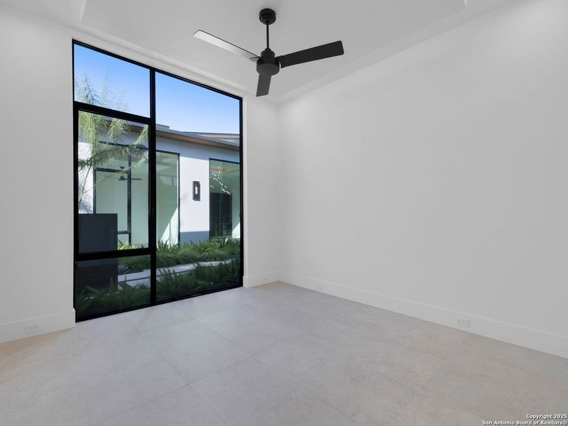 Spacious, unfurnished interior of a new home in , San Antonio (Image 19).