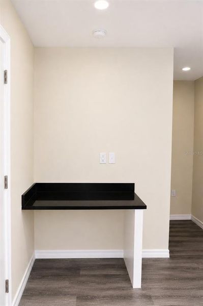 Spacious, unfurnished interior of a new home in , Tampa (Image 27).
