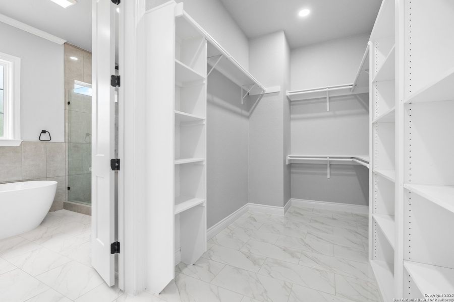 Image 33 of a home in .