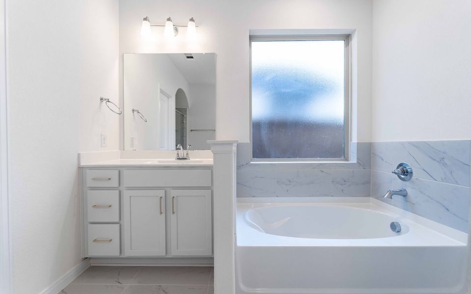 Furnished interior view inside a new home in La Terra, Celina (Image 10).