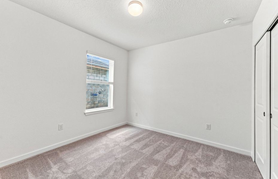 Spacious, unfurnished interior of a new home in Oakfield Trails, Parrish (Image 19).