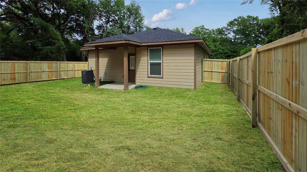 Exterior details and patio area of a home in , Mabank (Image 14).