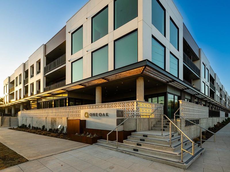 Condo located in Austin, TX showcasing its design and architecture (Image 3).