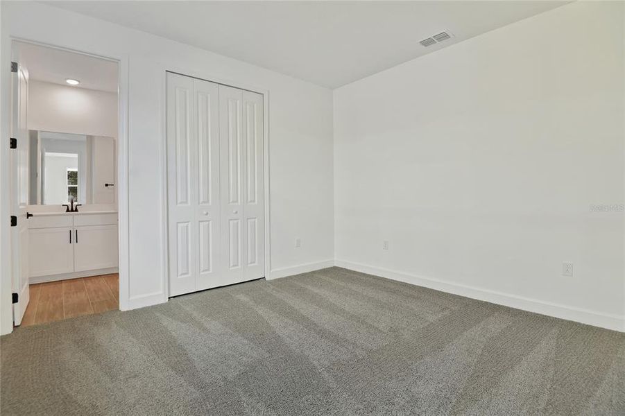 Spacious, unfurnished interior of a new home in Seasons at Wekiva Ridge, Mount Dora (Image 12).