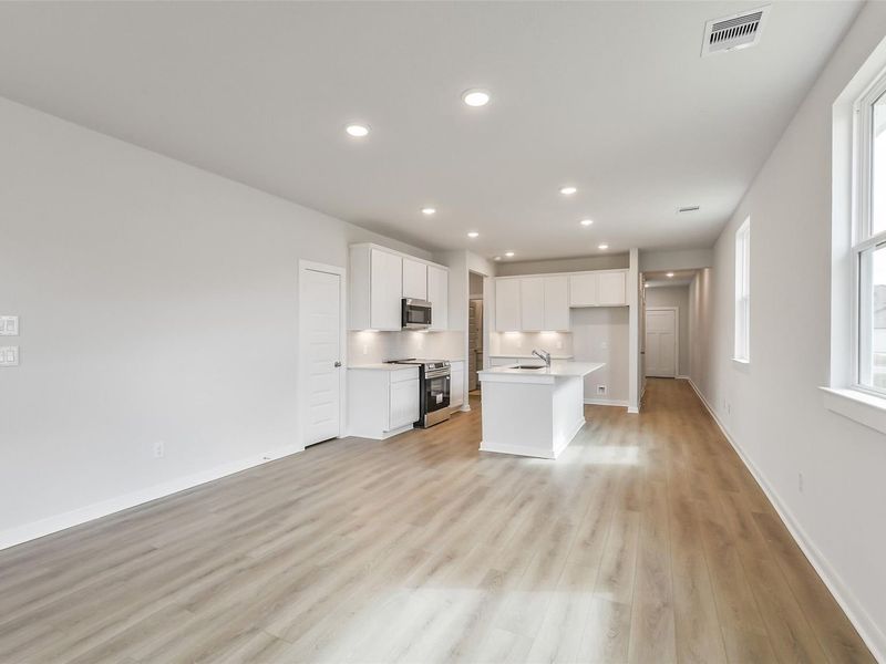 Spacious, unfurnished interior of a new home in Liberty Estates, Cleveland (Image 23).