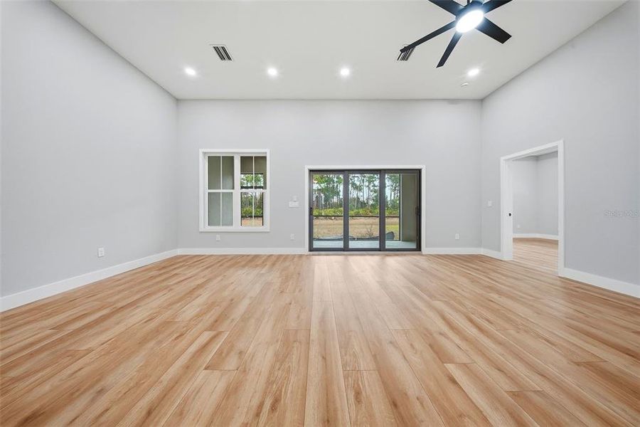 Spacious, unfurnished interior of a new home in , Punta Gorda (Image 40).