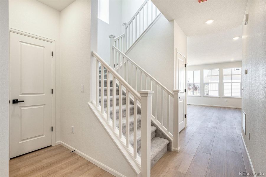 Image 34 of a home in Farmlore.