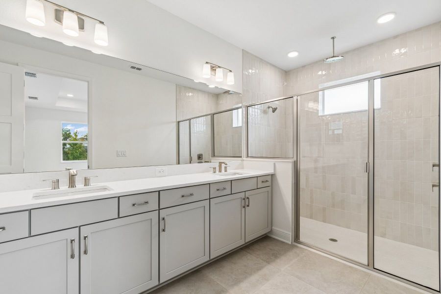 Owner's Bathroom Owner's Bathroom