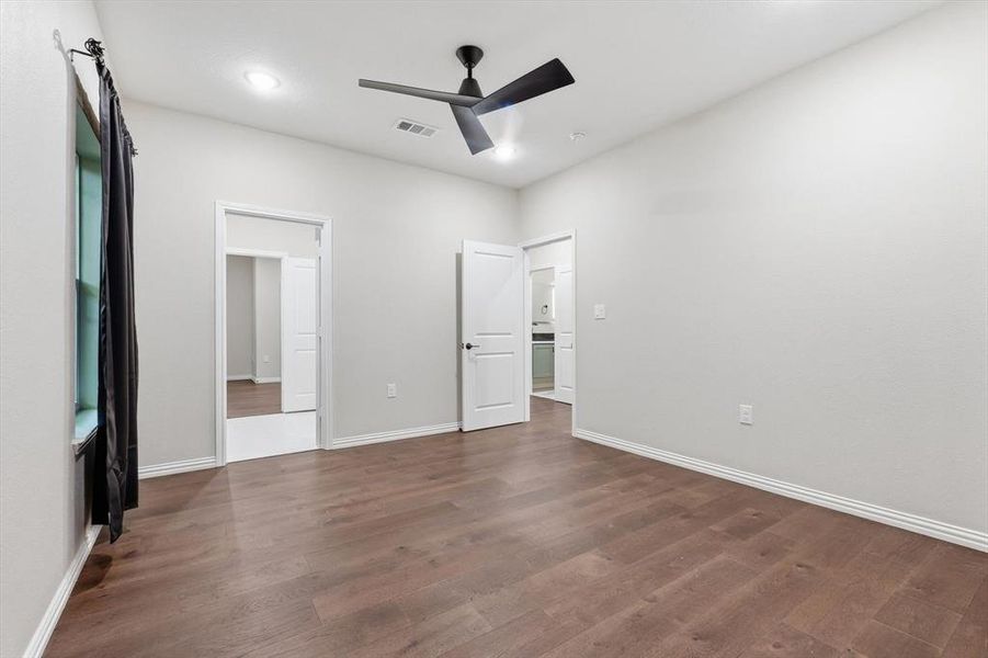 Spacious, unfurnished interior of a new home in , Dallas (Image 18).