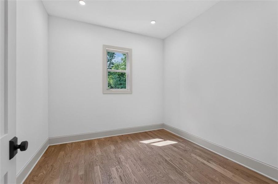 Spacious, unfurnished interior of a new home in , Alpharetta (Image 24). Spacious, unfurnished interior of a new home in , Alpharetta (Image 24).