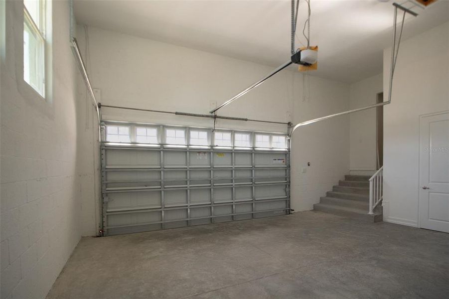 Spacious, unfurnished interior of a new home in Southern Hills Plantation, Brooksville (Image 34).
