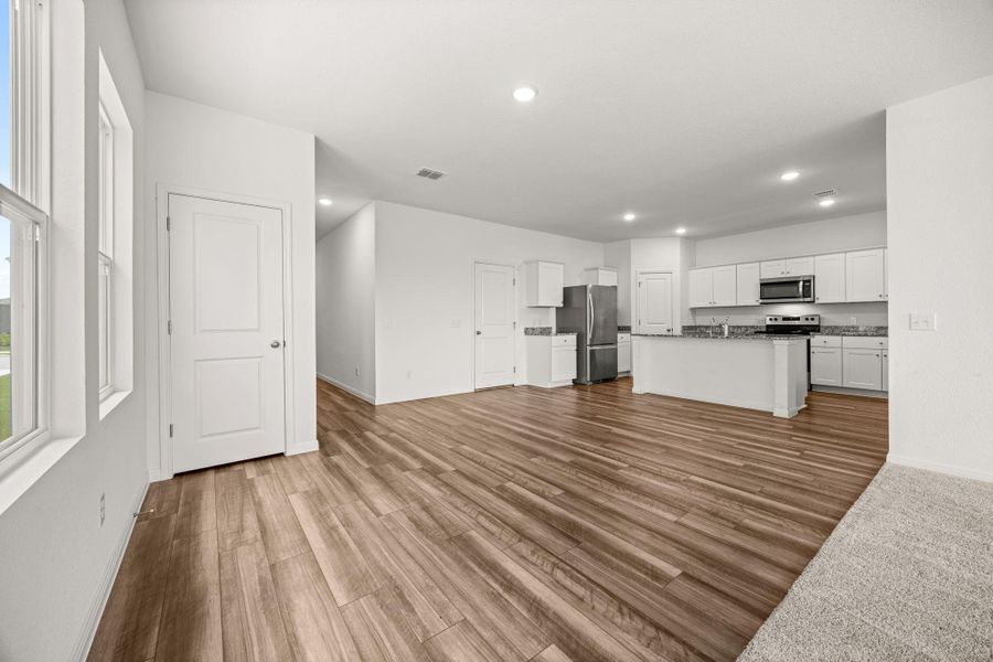 Spacious, unfurnished interior of a new home in Cottonwood Farms, Hutto (Image 26).