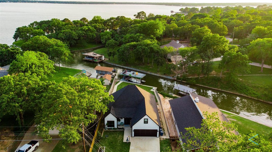 Aerial view and proximity to open water ! Aerial view and proximity to open water !