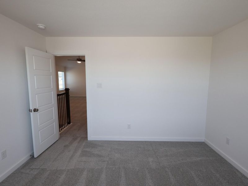 Spacious, unfurnished interior of a new home in Summerview, Fulshear (Image 24).