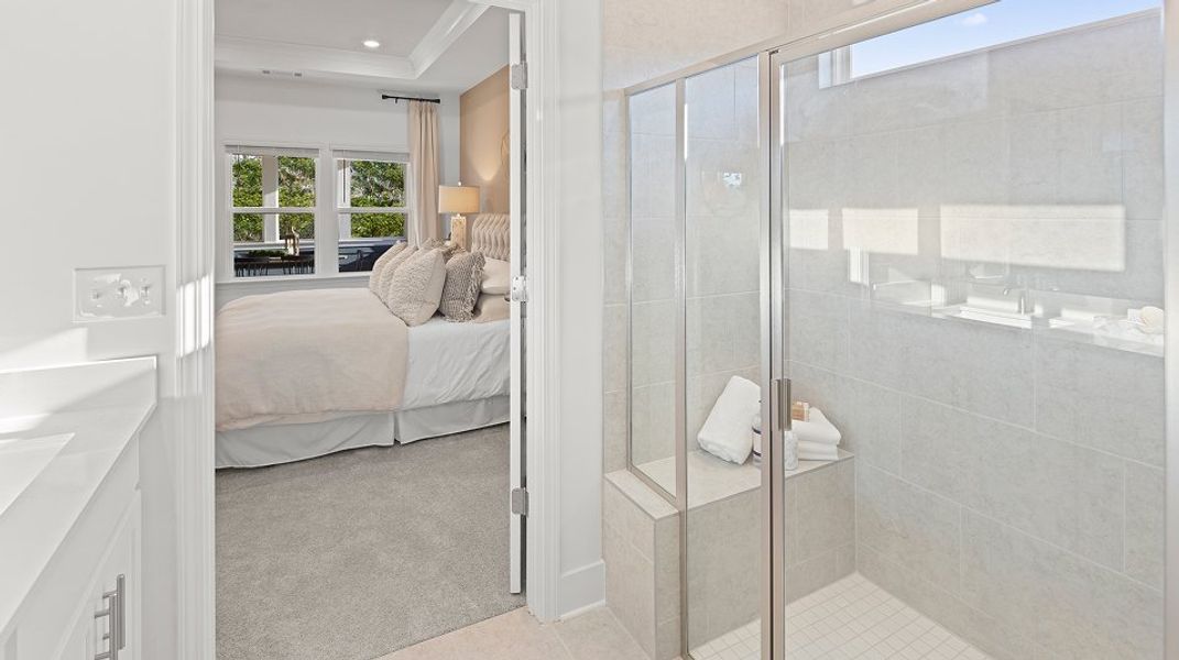 Candleberry Place EI Owners Glass Shower F1