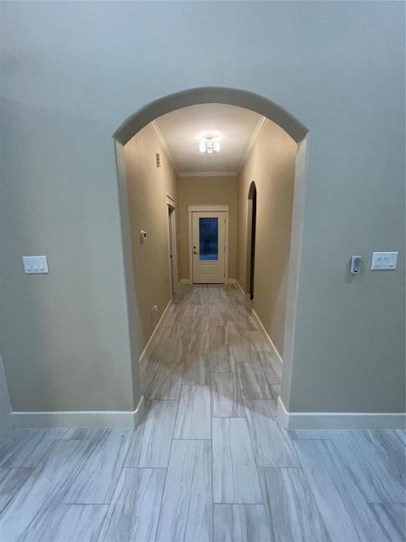 Spacious, unfurnished interior of a new home in , Beaumont (Image 13).