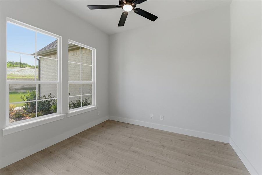 Spacious, unfurnished interior of a new home in Eagle Ridge Estates, Weatherford (Image 13).