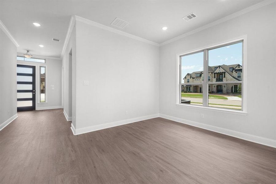 Spacious, unfurnished interior of a new home in Heath Golf and Yacht, Heath (Image 34).