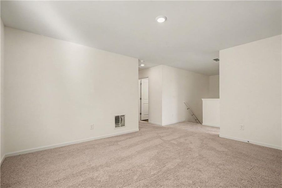 Spacious, unfurnished interior of a new home in Casteel, Bethlehem (Image 21).
