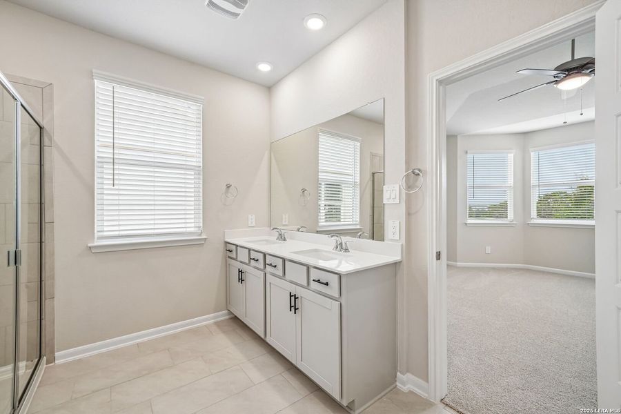 Furnished interior view inside a new home in Thomas Pond, San Antonio (Image 9).