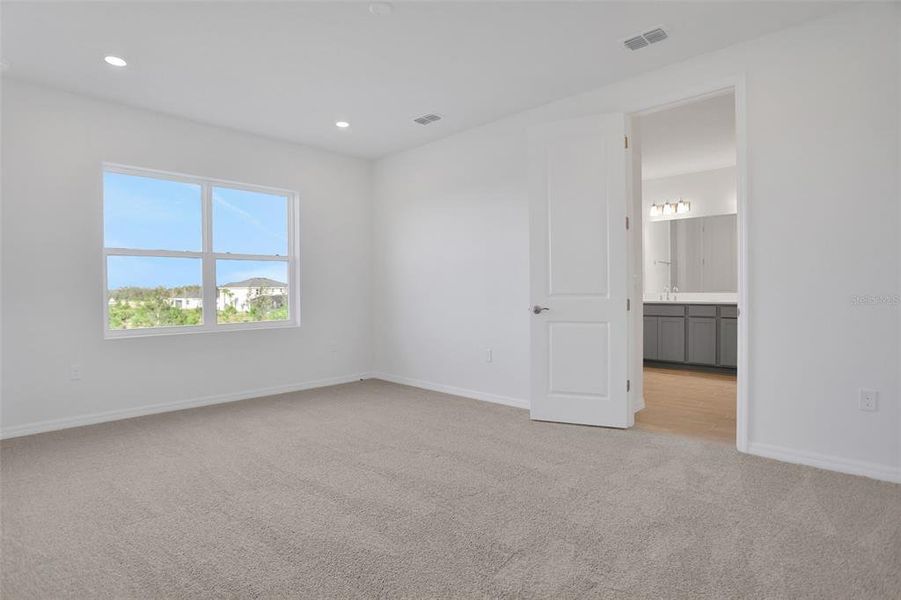 Spacious, unfurnished interior of a new home in Turnleaf, Punta Gorda (Image 34).