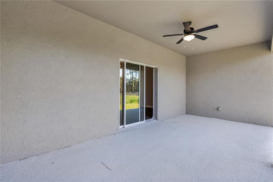 Exterior details and patio area of a home in , Port Charlotte (Image 3).