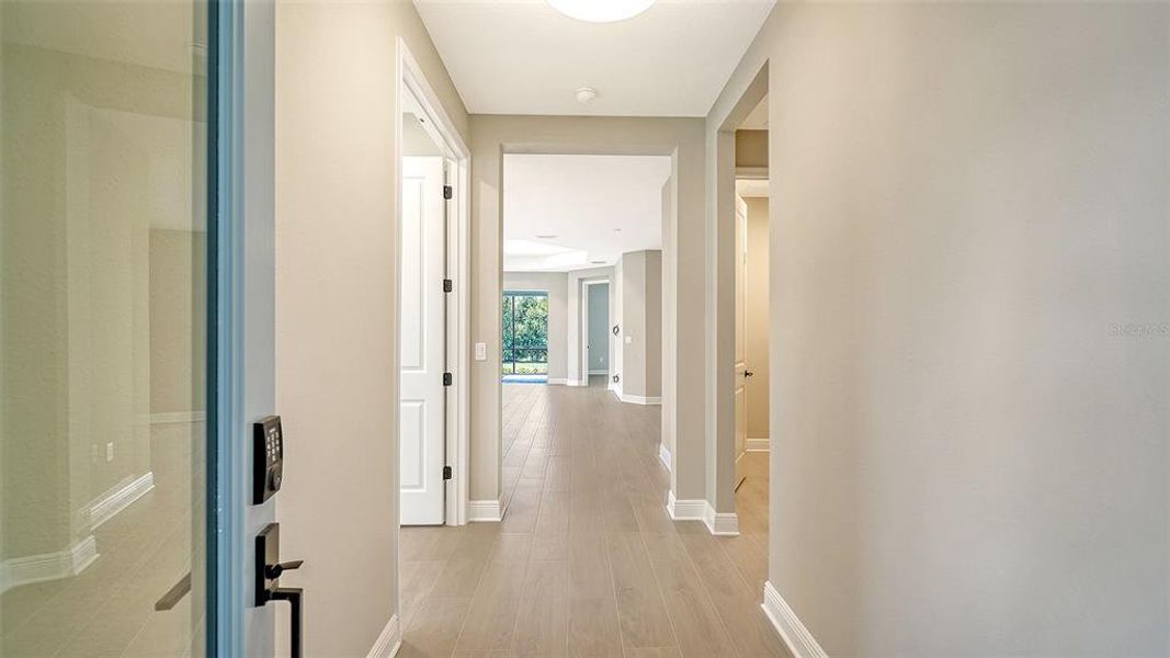 Spacious, unfurnished interior of a new home in Windward, Lakewood Ranch (Image 20).