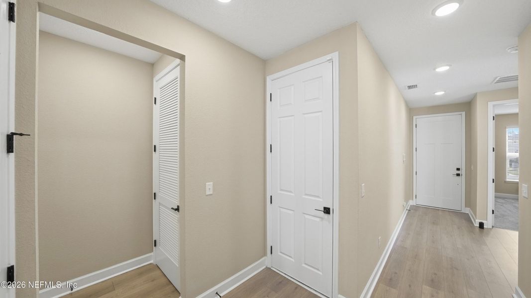 Spacious, unfurnished interior of a new home in Tributary, Yulee (Image 23).