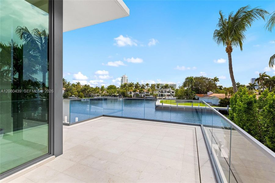 Exterior details and patio area of a home in , Fort Lauderdale (Image 23).