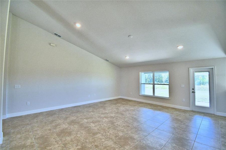 Spacious, unfurnished interior of a new home in Cadence Crossing, Auburndale (Image 23). Spacious, unfurnished interior of a new home in Cadence Crossing, Auburndale (Image 23).