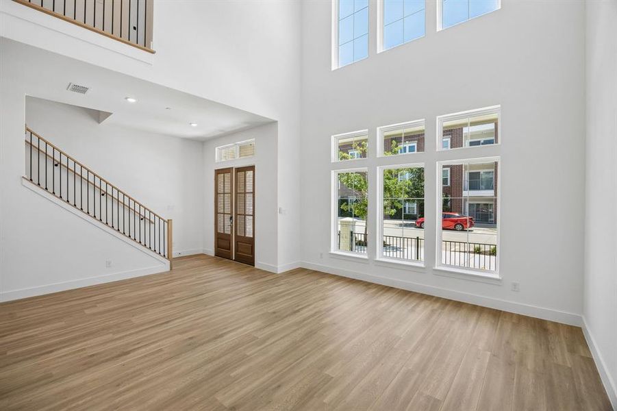 Spacious, unfurnished interior of a new home in , Frisco (Image 16).