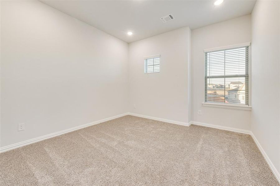 Spacious, unfurnished interior of a new home in Sutton Fields, Celina (Image 27).